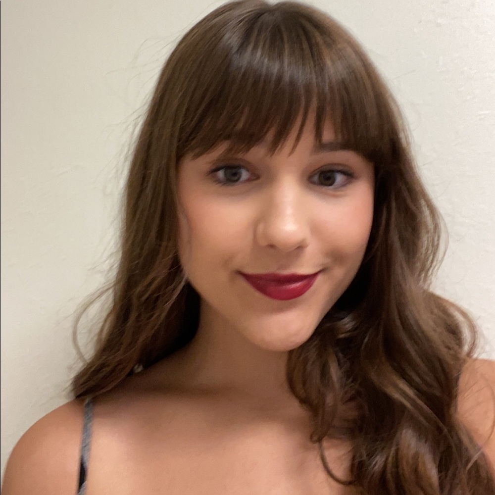 Meet your Posher, Cassi